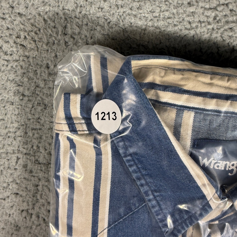 Vintage Wrangler Denim Pearl Snap Western Shirt Men's XL Blue Stripe Workwear - Picture 9 of 9